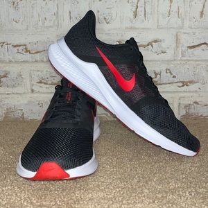 Nike Downshifter 11 Black/University Red/White sz 10.5